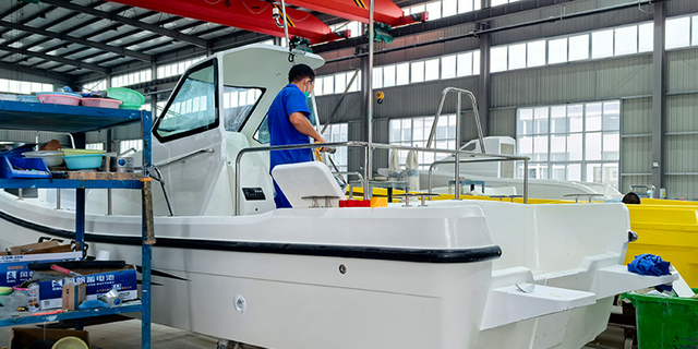 oficina de produção de barcos para barcos de pesca de fibra de vidro e barcos esportivos