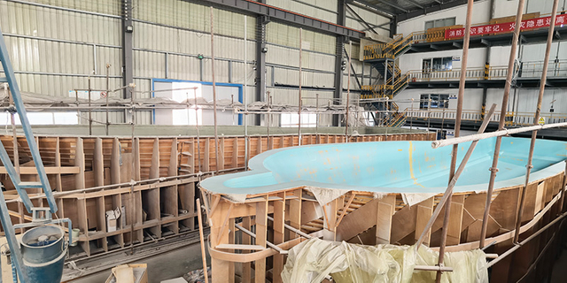 Oficina de moldes e peças para barcos de pesca e fábrica de barcos de passageiros