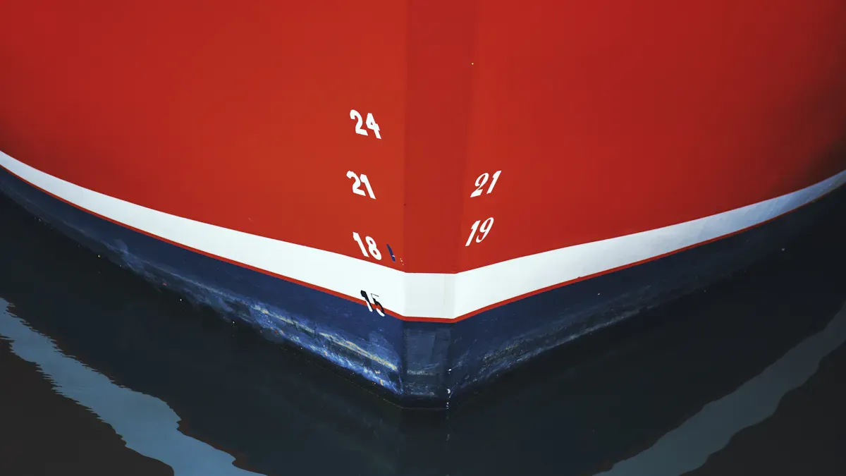 Preparando e pintando um barco de fibra de vidro